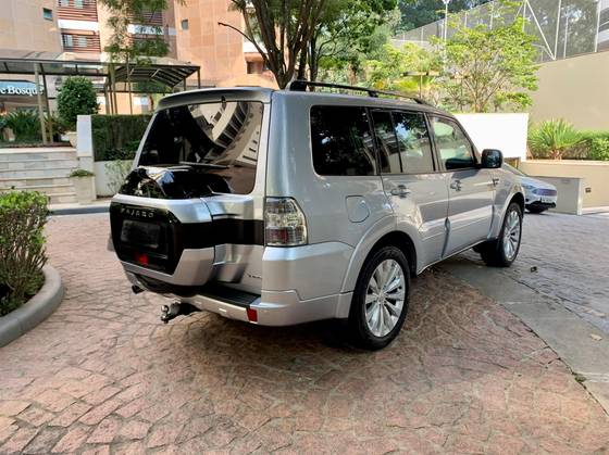MITSUBISHI PAJERO FULL 3.8 HPE 4X4 V6 24V GASOLINA 4P AUTOMÁTICO